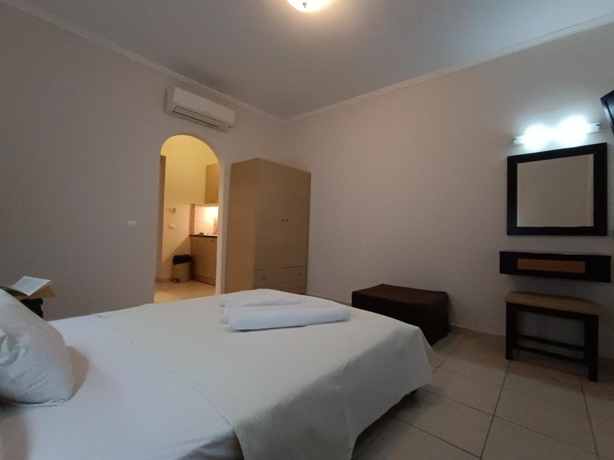 Pouliezos Koklanis Zante Apartments Alykes  Exterior foto