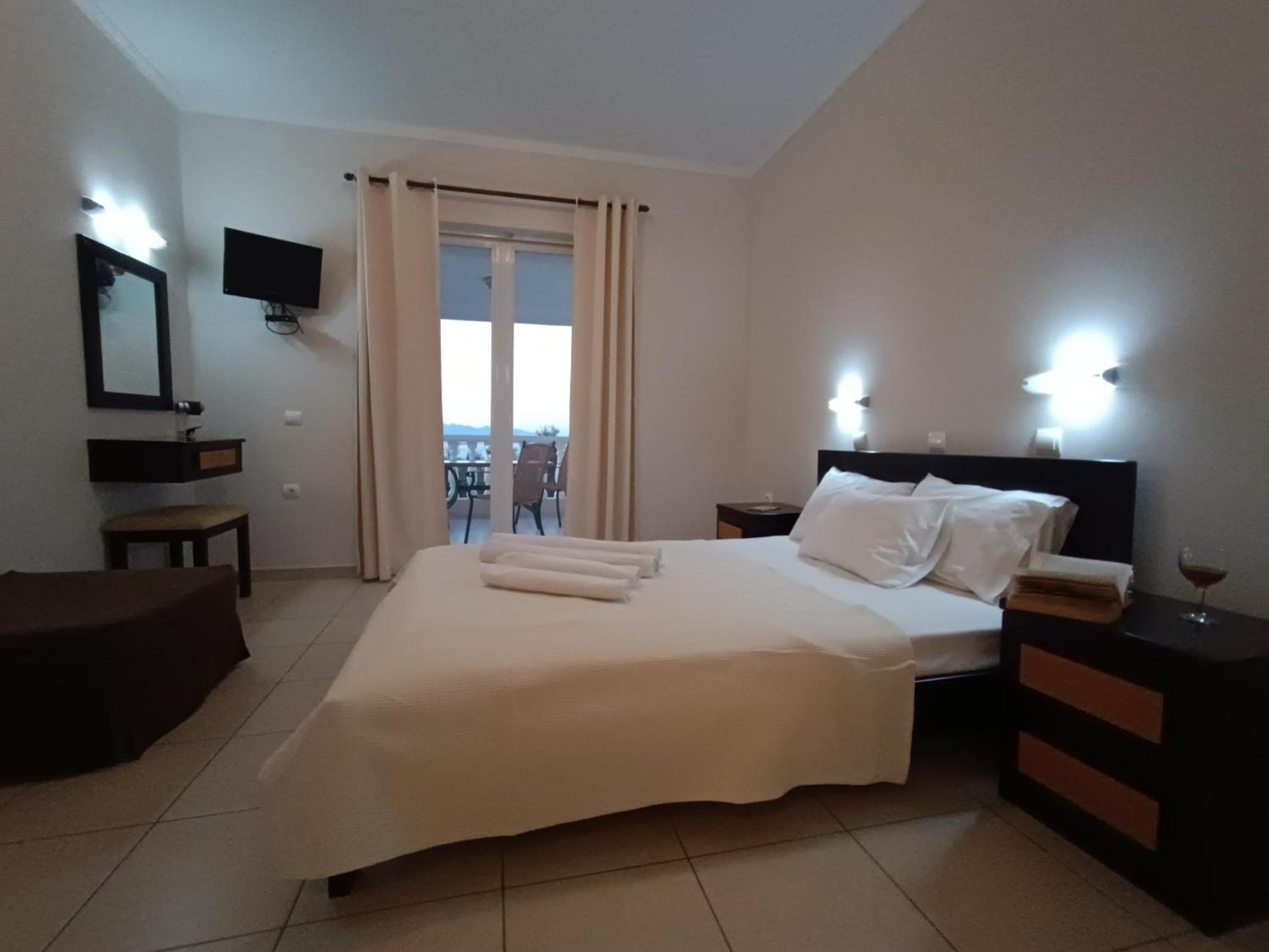 Pouliezos Koklanis Zante Apartments Alykes  Exterior foto